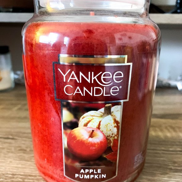 Yankee Candle NWT Apple Pumpkin Large 22 ounce